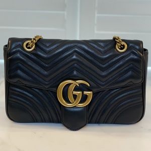 Beautiful Medium Black Gucci Marmont Bag